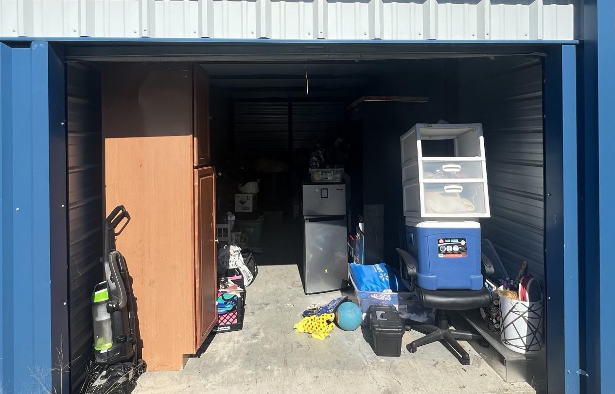 Storage Unit Auction in Columbia, MO at Midway Self Storage ends on 9th